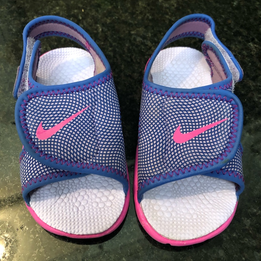Size 7 toddler Nike sunray